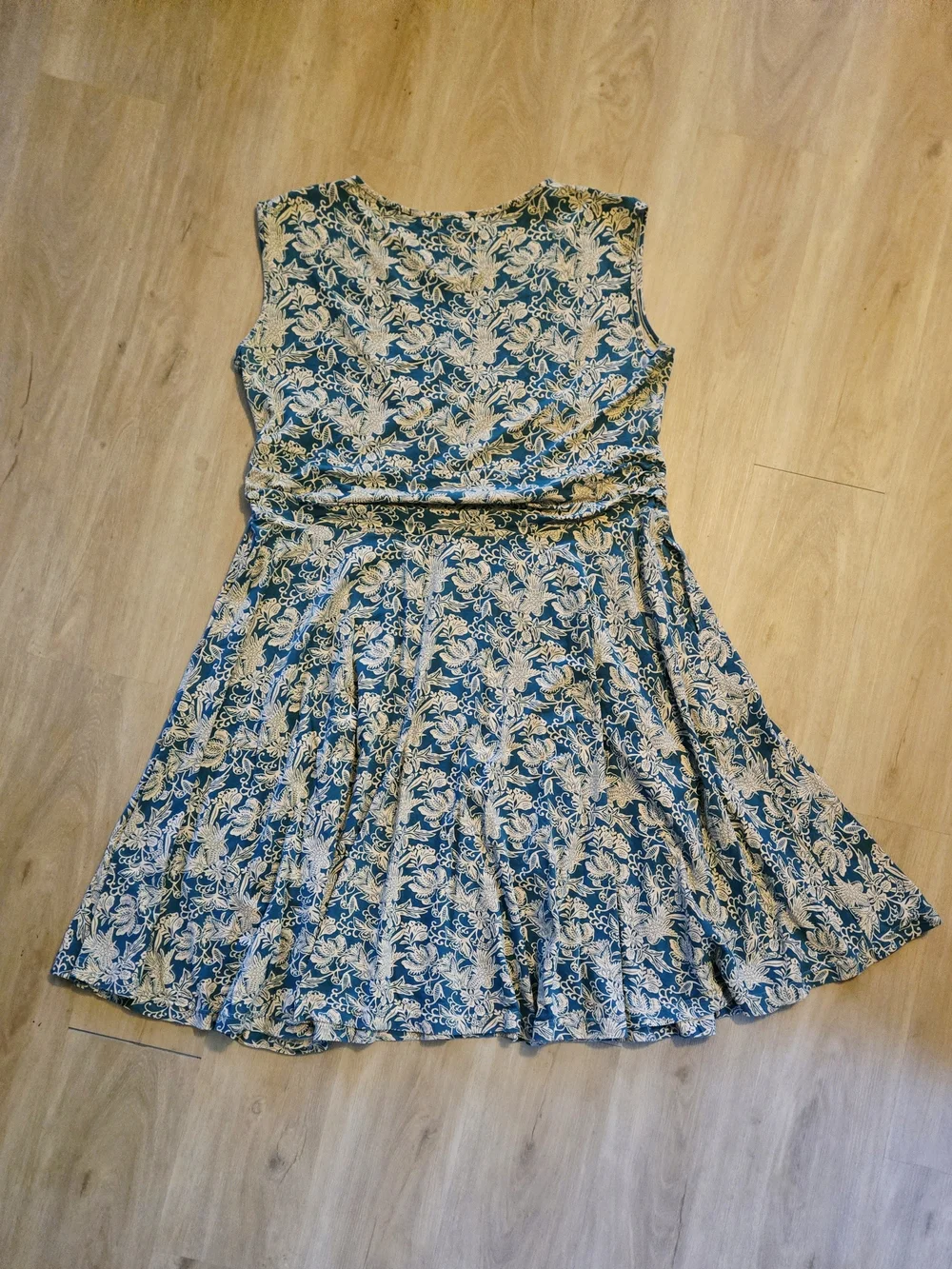 Effie's Heart Plus Size Dress In Botanical Bird Print - Picture 4 of 6